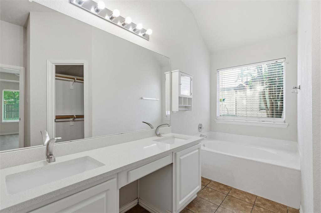 2813 Bradford Oaks Drive Property Photo 16