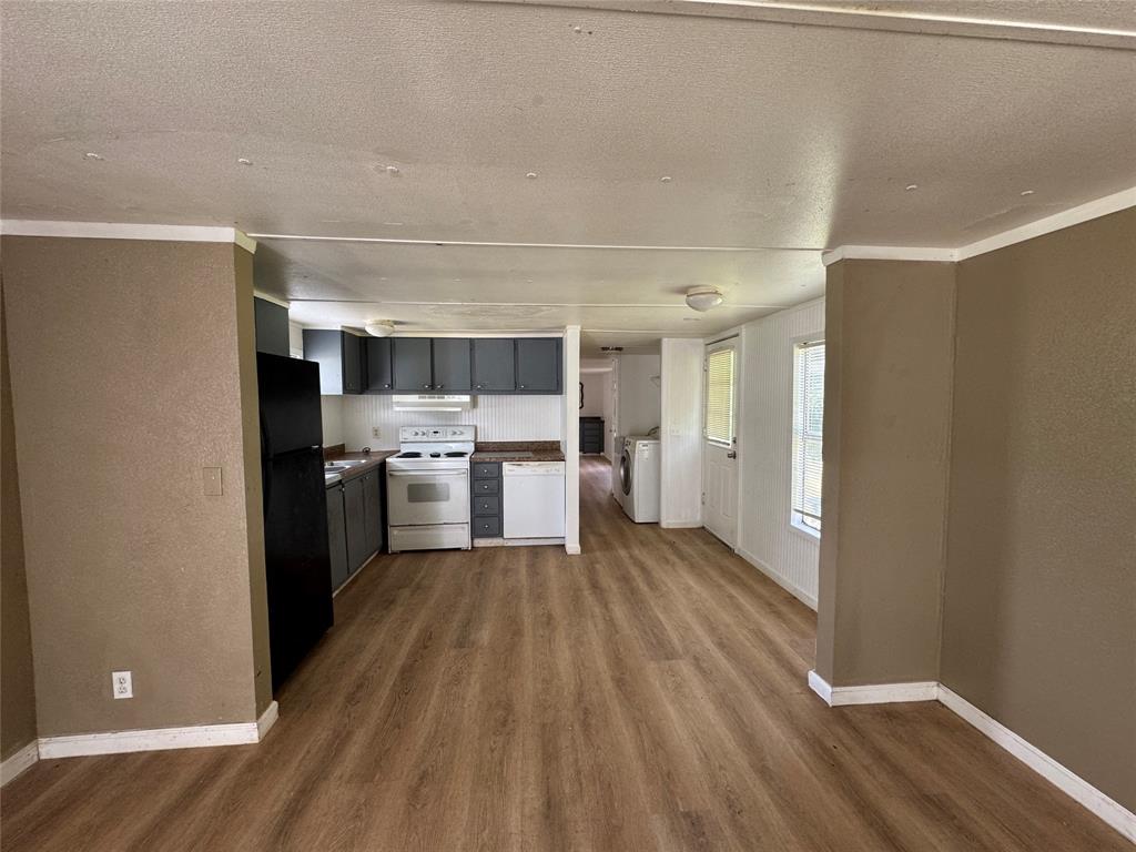 204 W Tarrant Street Property Photo 3