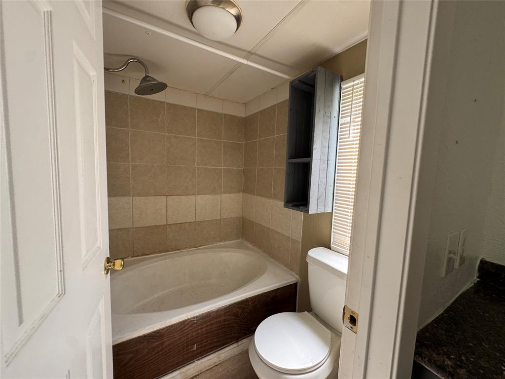 204 W Tarrant Street Property Photo 10