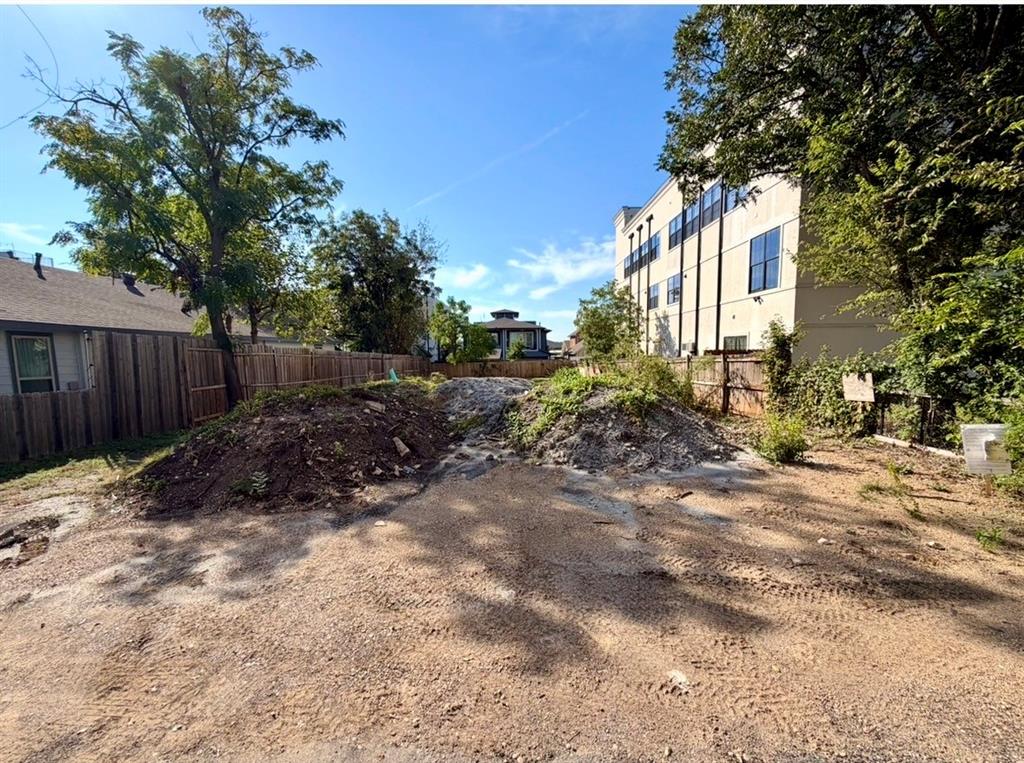 1022 Mobile Street Property Photo 1