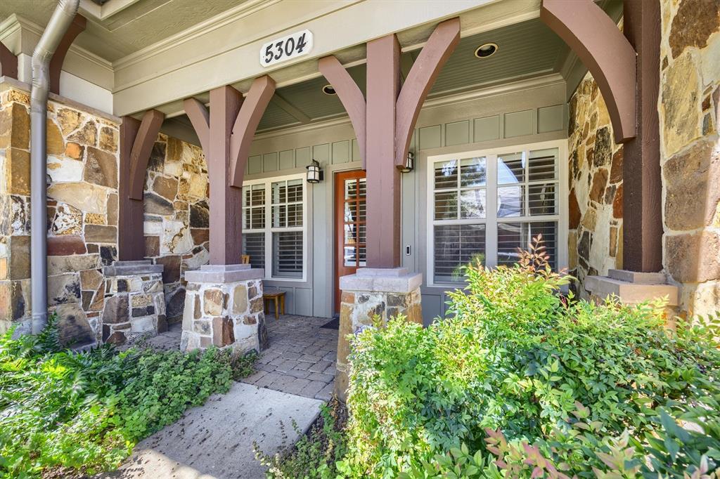 5304 Sutton Circle Property Photo 2