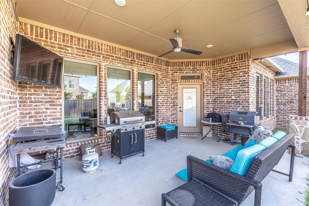 1037 Addison Avenue Property Photo 4