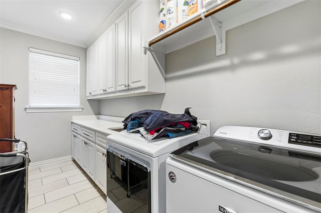 1037 Addison Avenue Property Photo 22