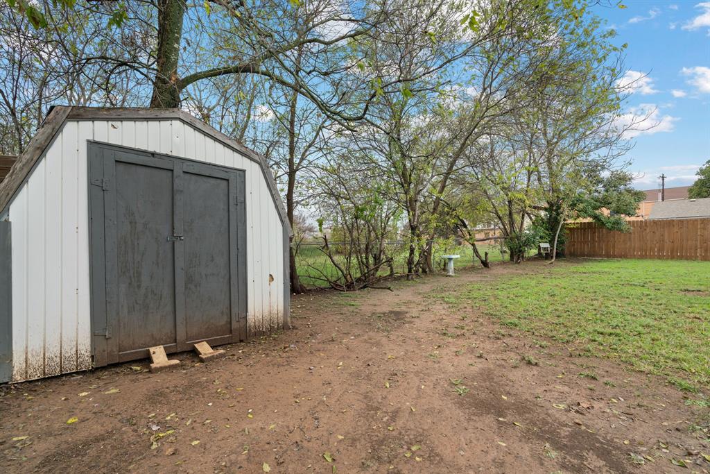 707 N Walnut Street Property Photo 23