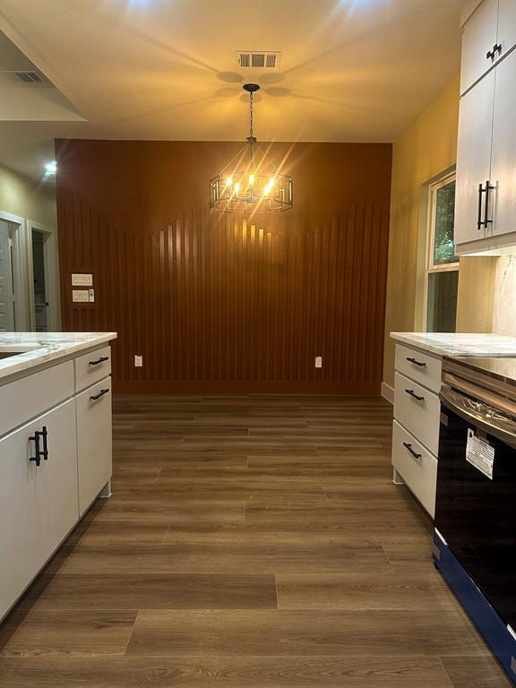 123 Seagrove Lane Property Photo 8
