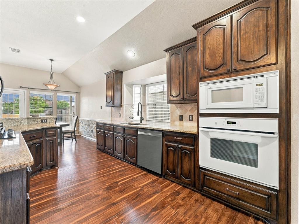 7553 Sweet Meadows Drive Property Photo 10