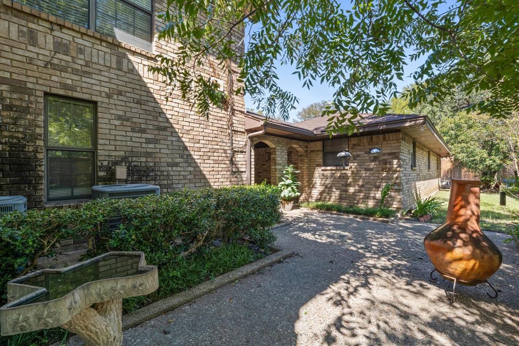 4201 N 19th Street Property Photo 4