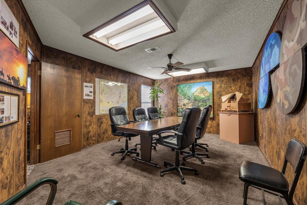4201 N 19th Street Property Photo 19