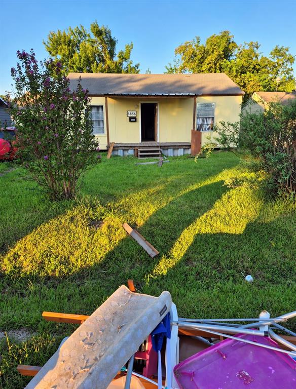 3856 Lincoln Avenue Property Photo 1