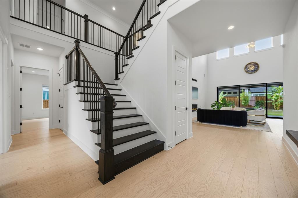 10472 Milkweed Court Property Photo 4
