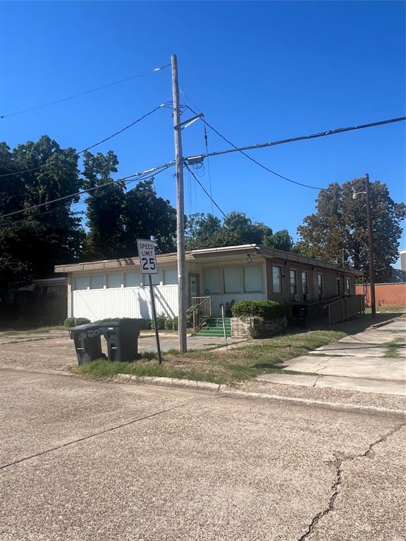 209 Bennett Street Property Photo 1