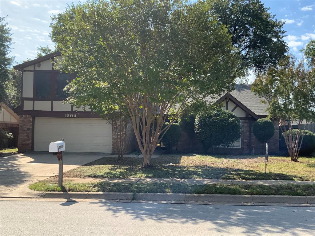 1604 Brookhaven Circle Property Photo 1