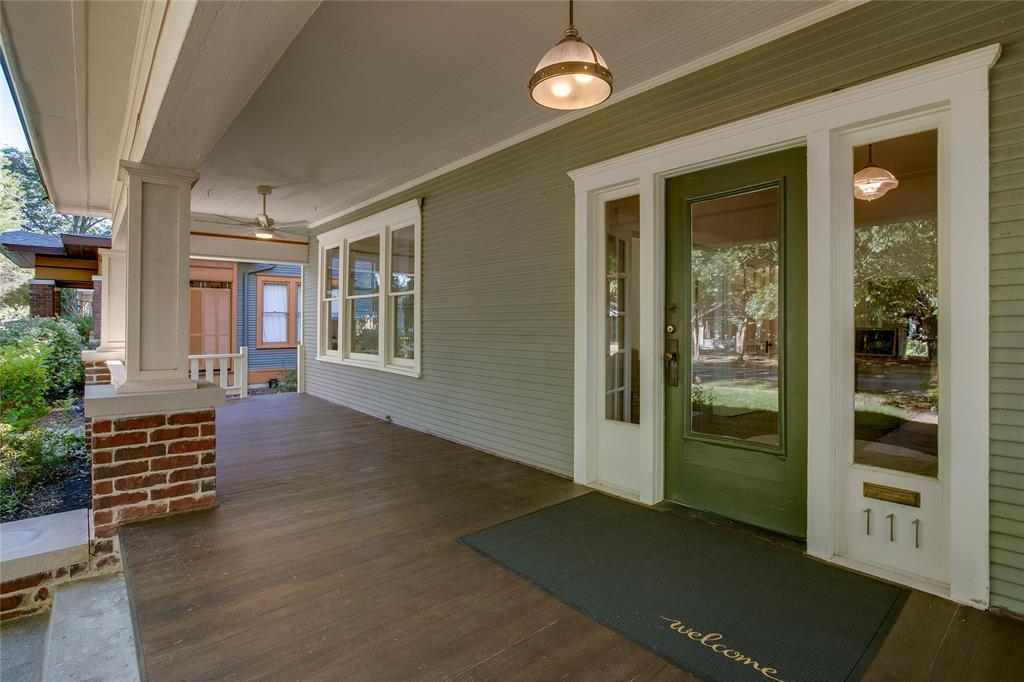 111 S Rosemont Avenue Property Photo 2