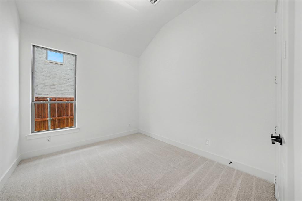 2012 Bedford Falls Drive Property Photo 21