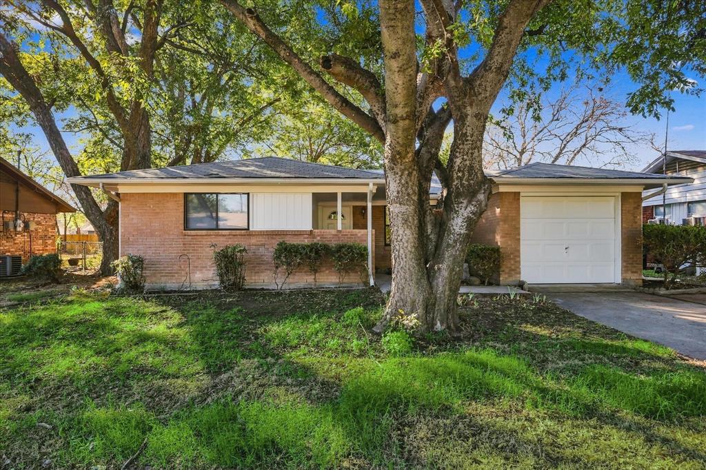 704 Pershing Drive Property Photo 1