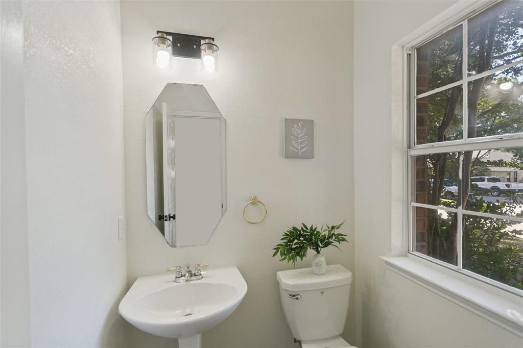101 Fontana Court Property Photo 29