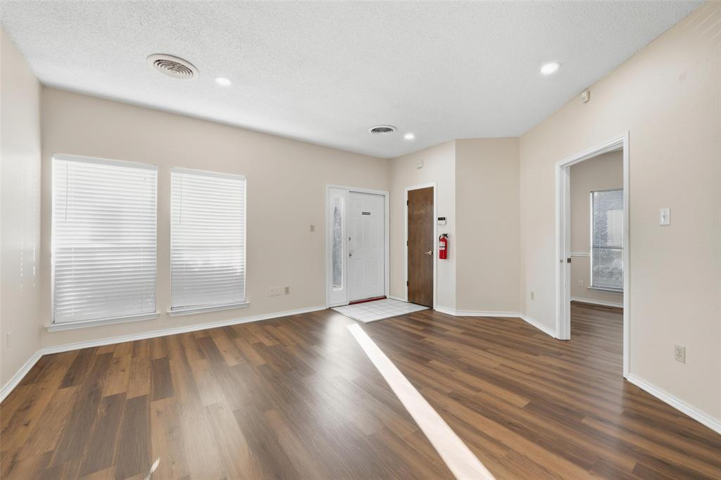 3711 W Green Oaks Boulevard D Property Photo 2