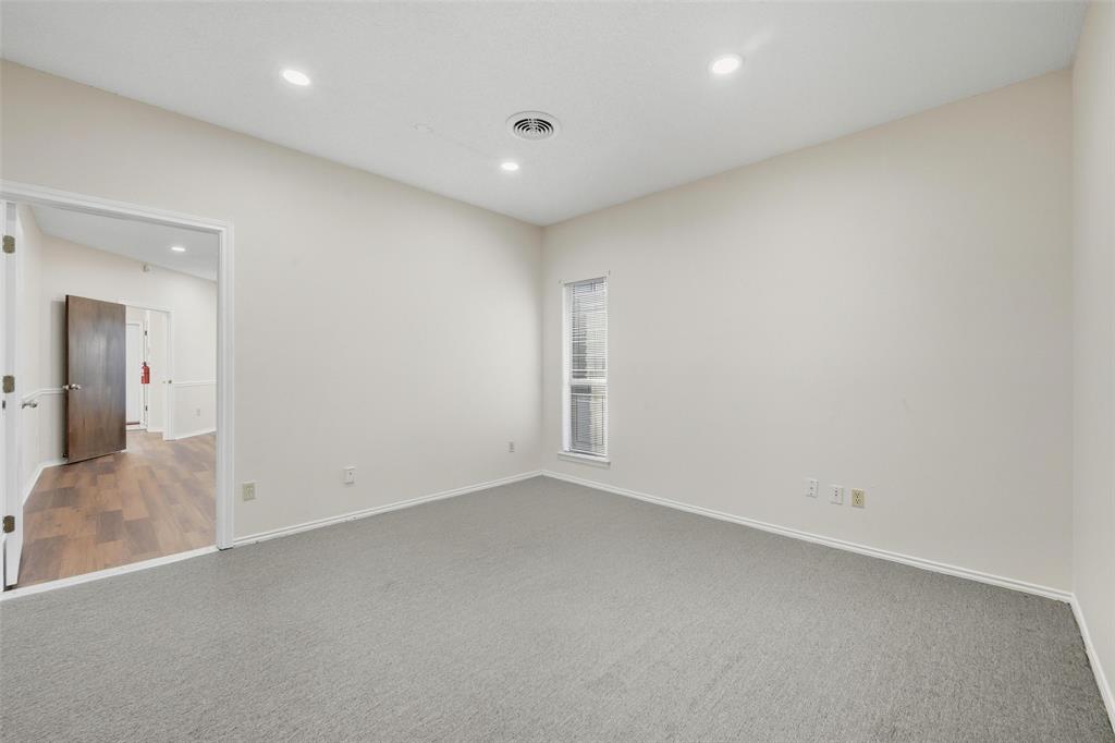3711 W Green Oaks Boulevard D Property Photo 6