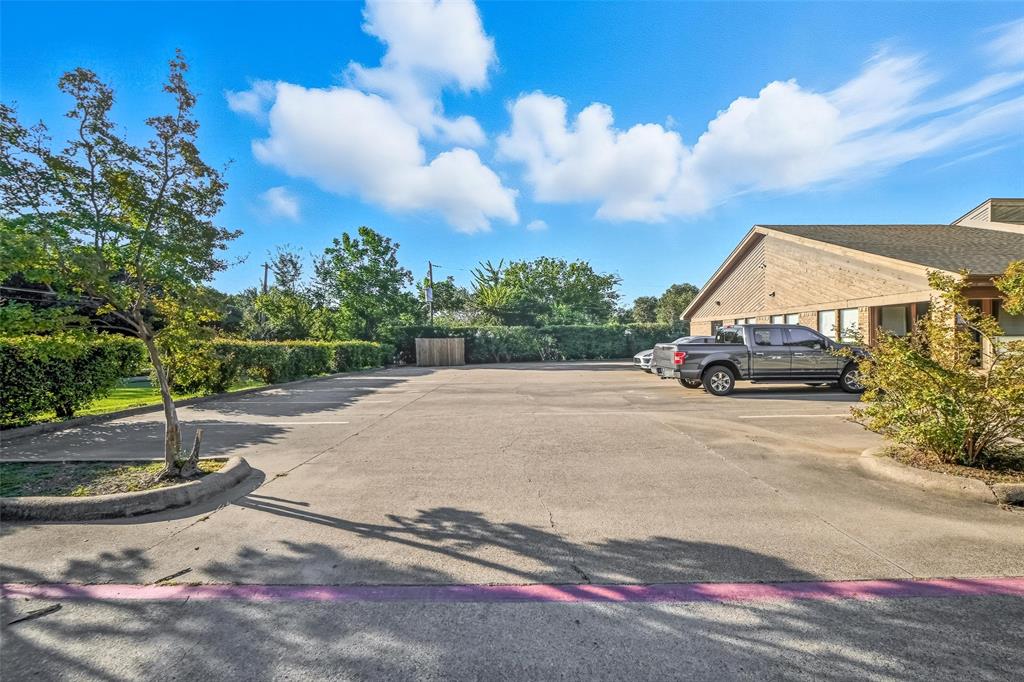 3711 W Green Oaks Boulevard D Property Photo 9
