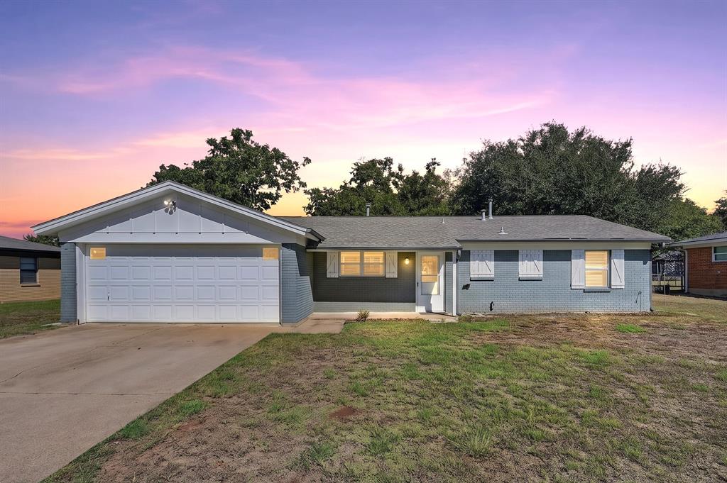 1216 Walker Drive Property Photo 1