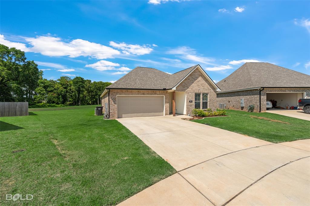784 Crozier Drive Property Photo 3