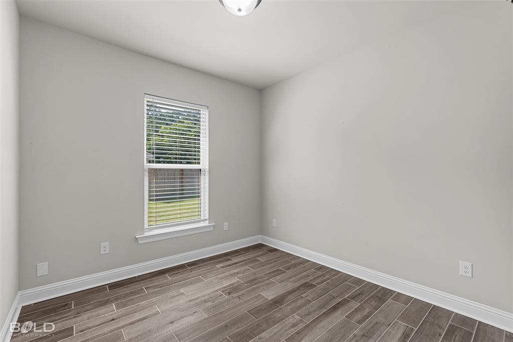 784 Crozier Drive Property Photo 15