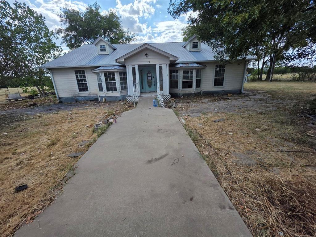 1917 County Road 1144 Property Photo 1