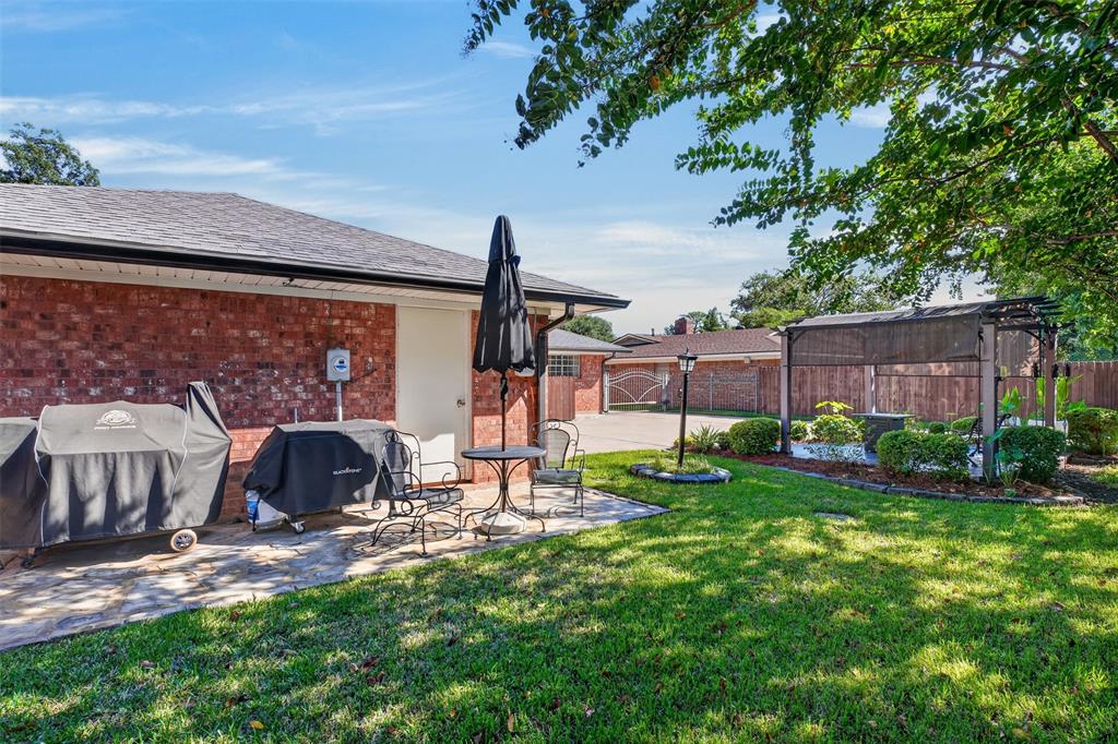 7610 University Drive Property Photo 30