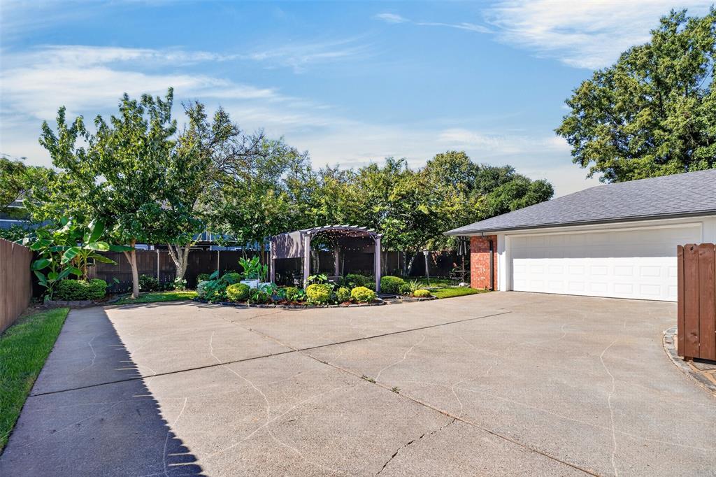 7610 University Drive Property Photo 31
