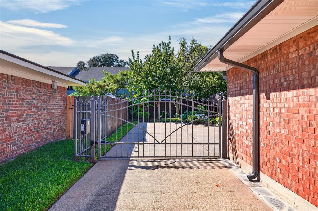 7610 University Drive Property Photo 32