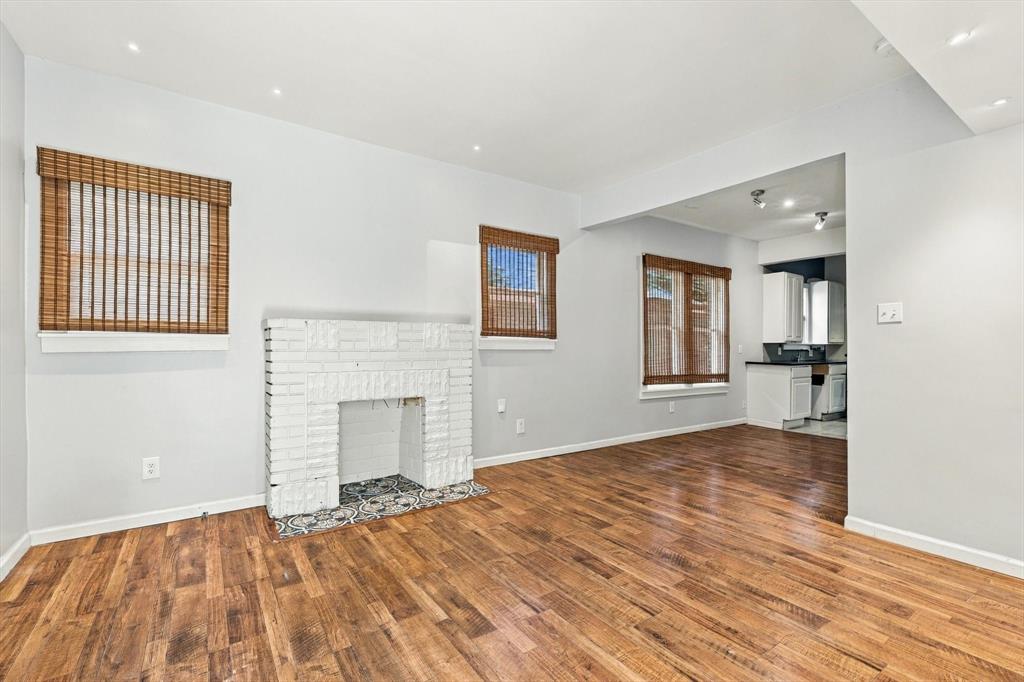 305 E 6th Street Property Photo 4
