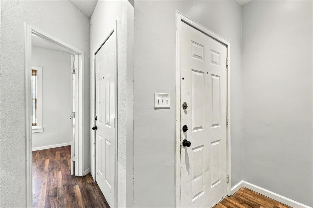 305 E 6th Street Property Photo 11