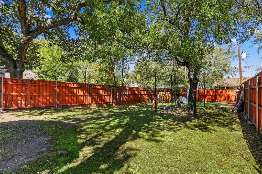 305 E 6th Street Property Photo 22