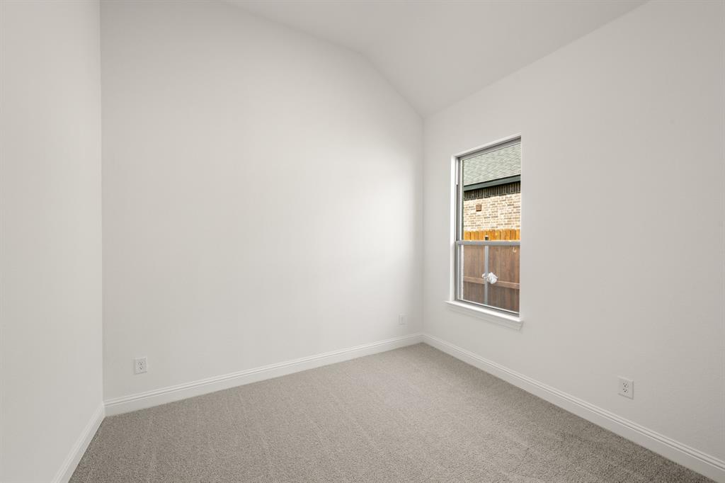 2608 Alyssa Street Property Photo 8