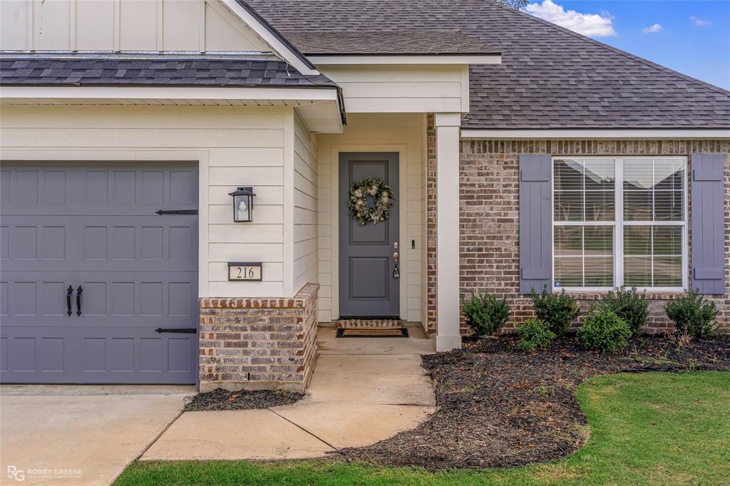 216 Cullom Drive Property Photo 2