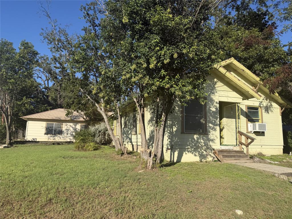 108 S Race Street Property Photo 1