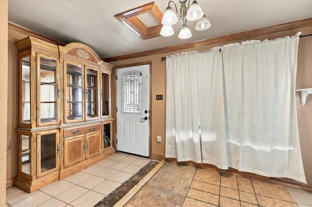 622 E Mckinney Street Property Photo 6