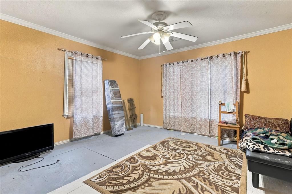 622 E Mckinney Street Property Photo 8