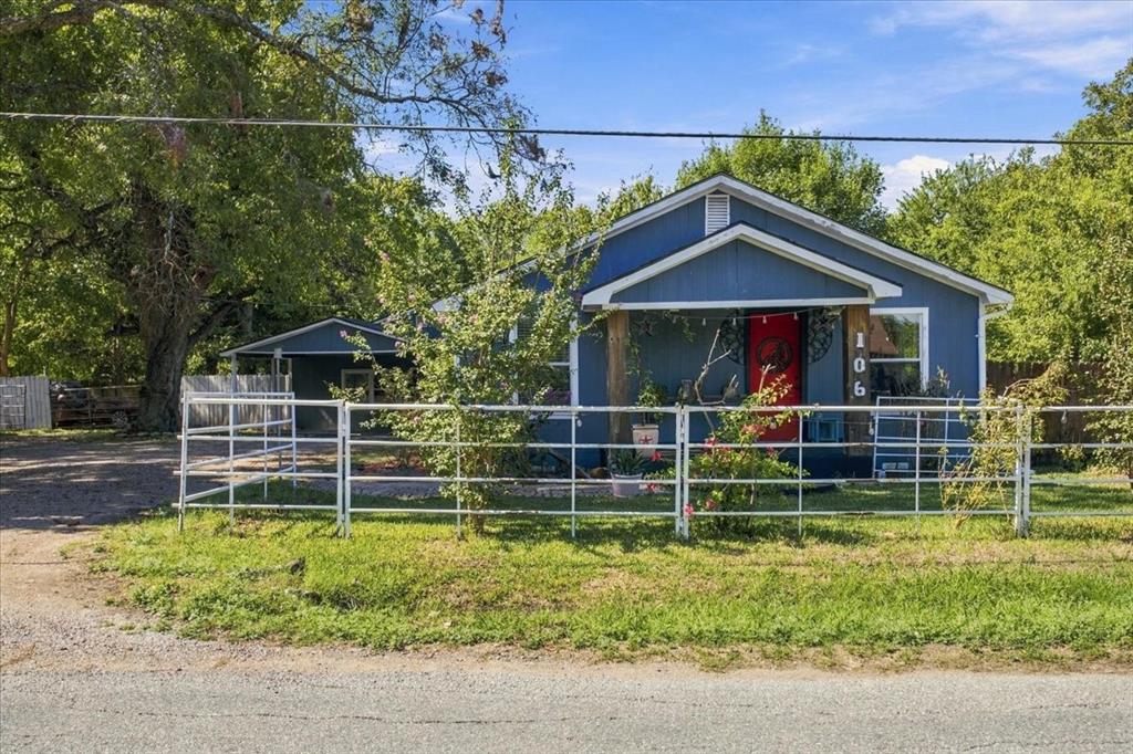 106 S Jernigan Street Property Photo 1