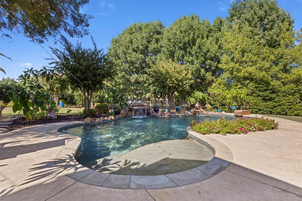 15600 Big Horn Trail Property Photo 8
