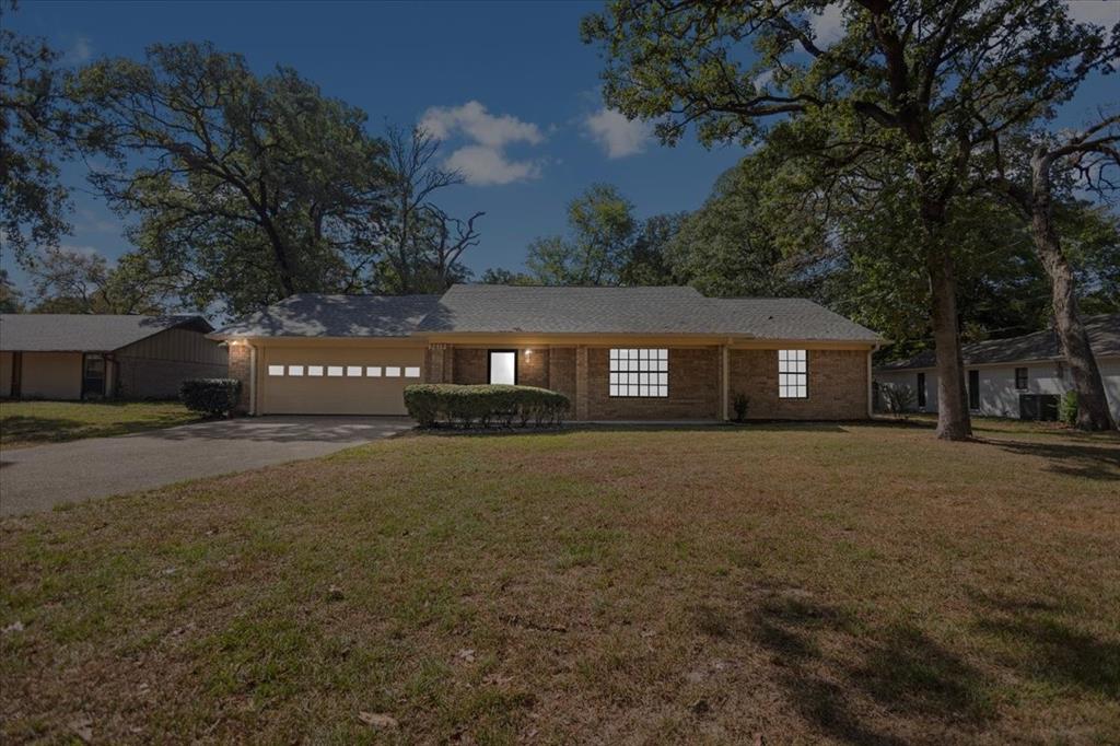 3619 Leaning Oaks Property Photo 1