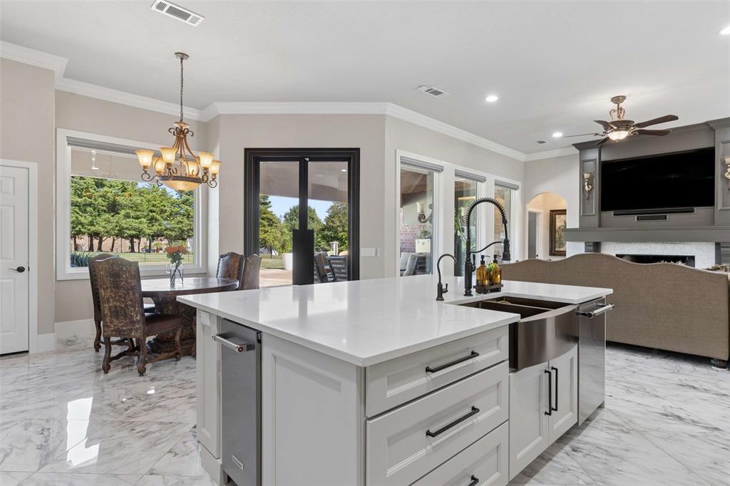 4613 Lake Breeze Drive Property Photo 8