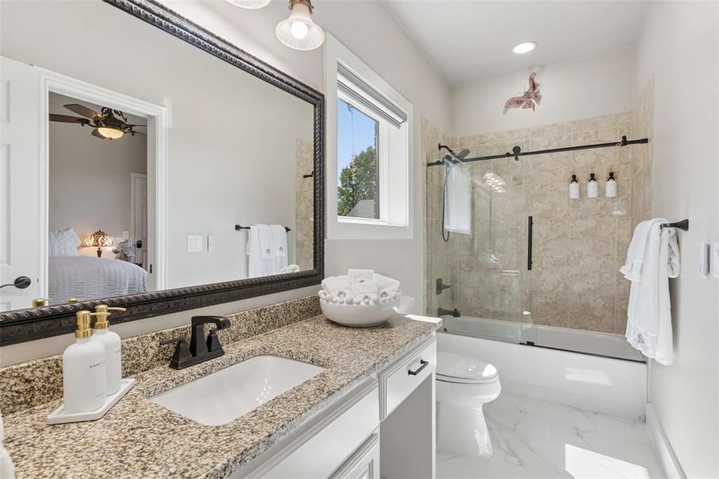4613 Lake Breeze Drive Property Photo 23