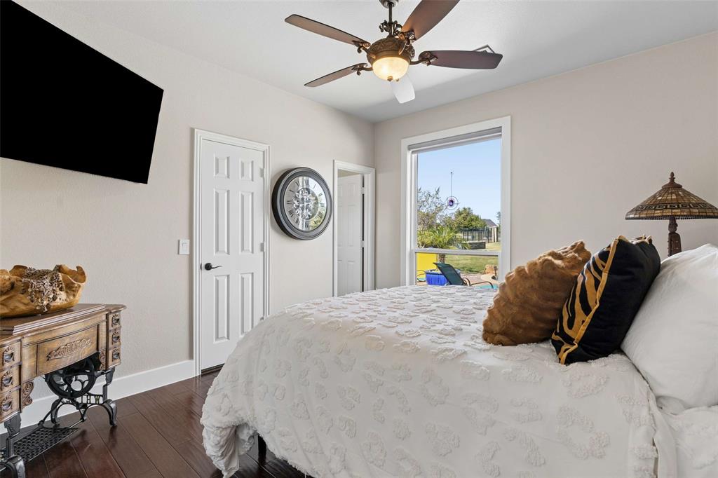 4613 Lake Breeze Drive Property Photo 24