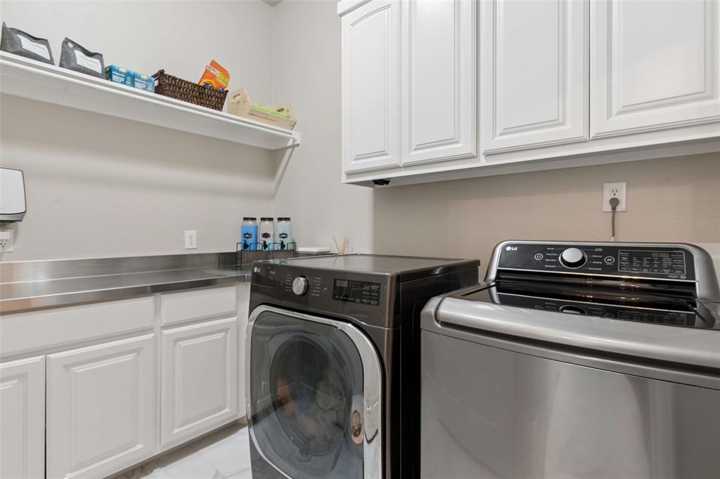 4613 Lake Breeze Drive Property Photo 27