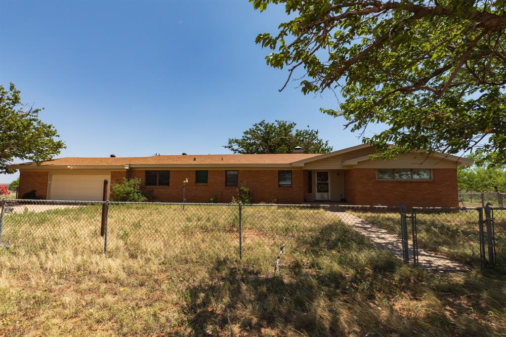 9000 Private Road 496 Property Photo 4