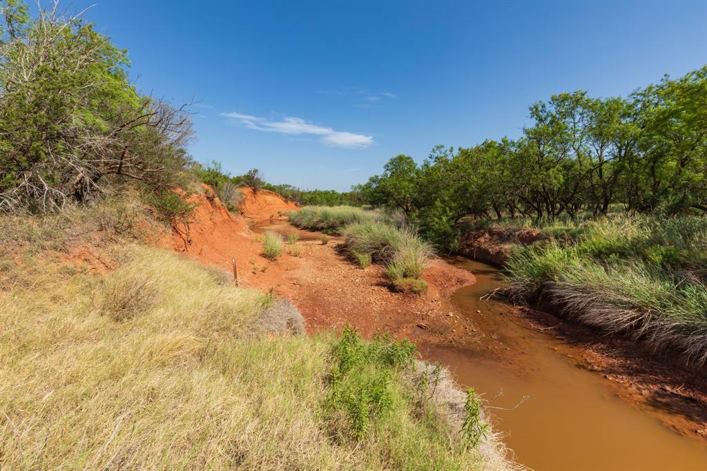 9000 Private Road 496 Property Photo 7