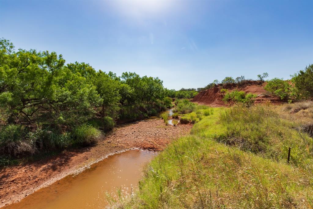 9000 Private Road 496 Property Photo 8
