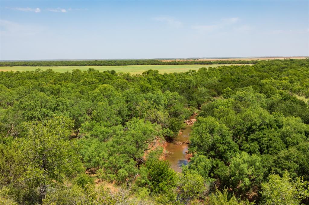 9000 Private Road 496 Property Photo 10
