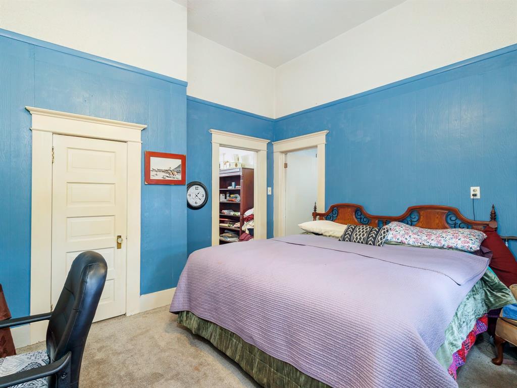 714 W College Avenue Property Photo 21